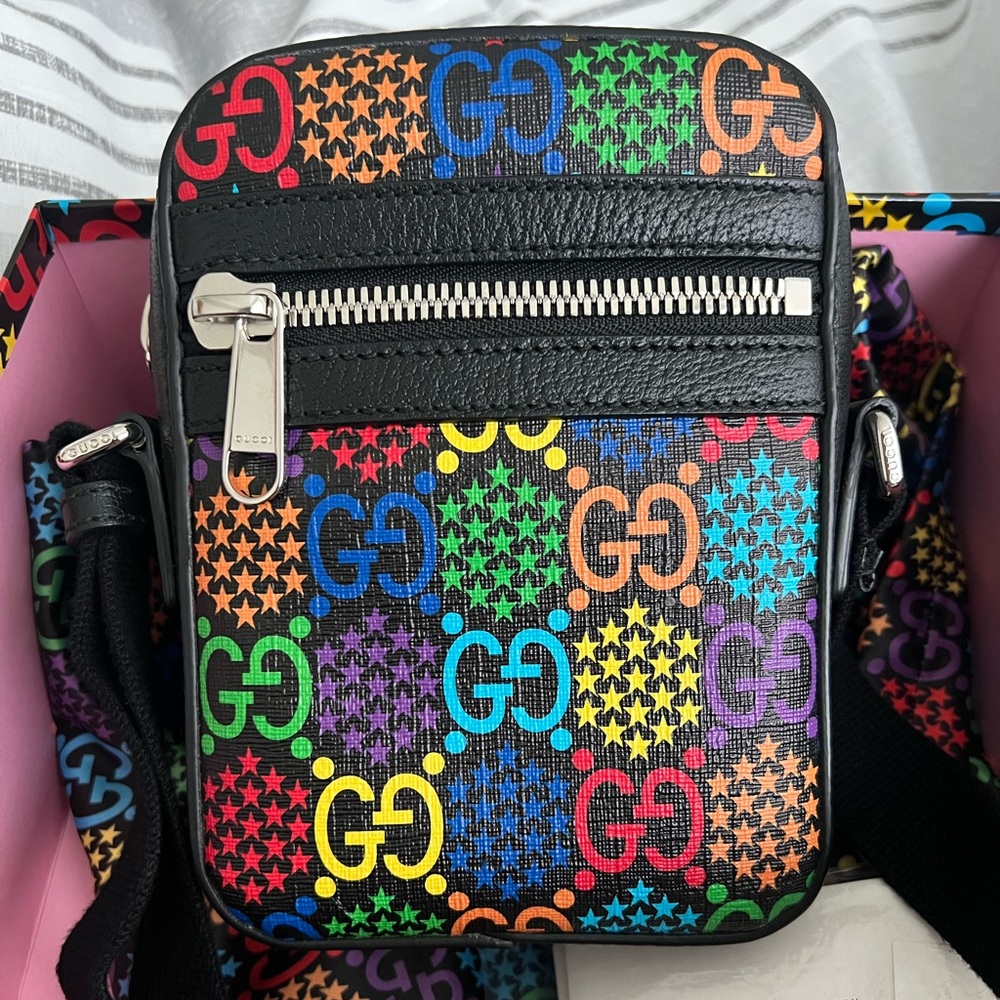 Gucci supreme cross body bag